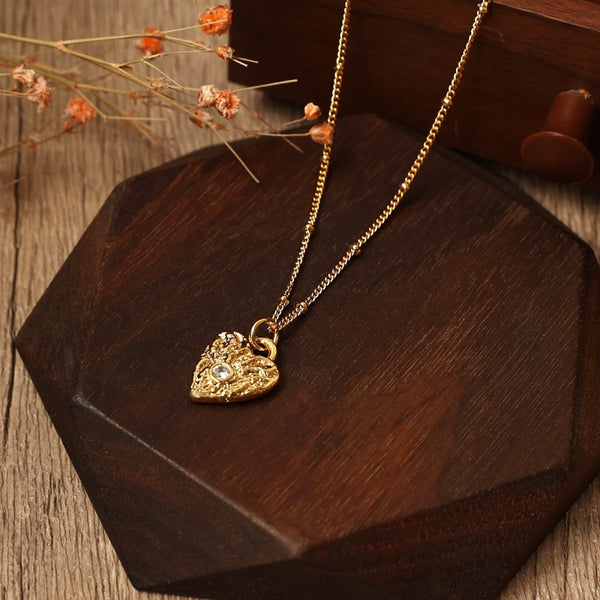 Zircon Inlaid Textured Heart Pendant Necklace